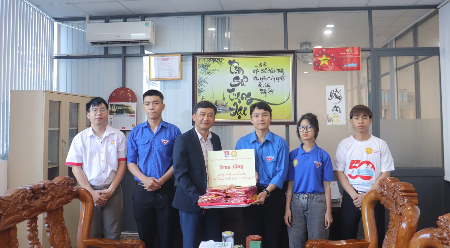 BRIGHT COLORS OF NATIONAL PRIDE: DAI VIET YOUTH'S FLAG PROJECT
