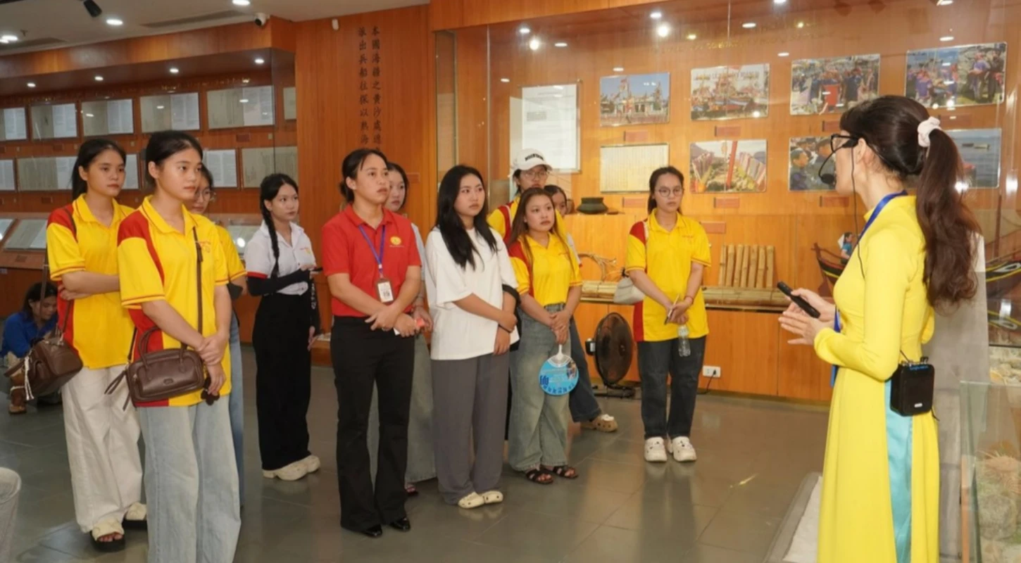 Experiential Learning – Nurturing Patriotism Among Dai Viet Da Nang College Students