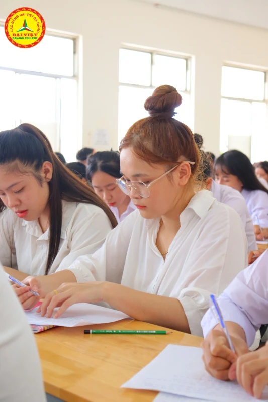 SOLUTIONS TO HELP STUDENTS STUDY EFFECTIVELY