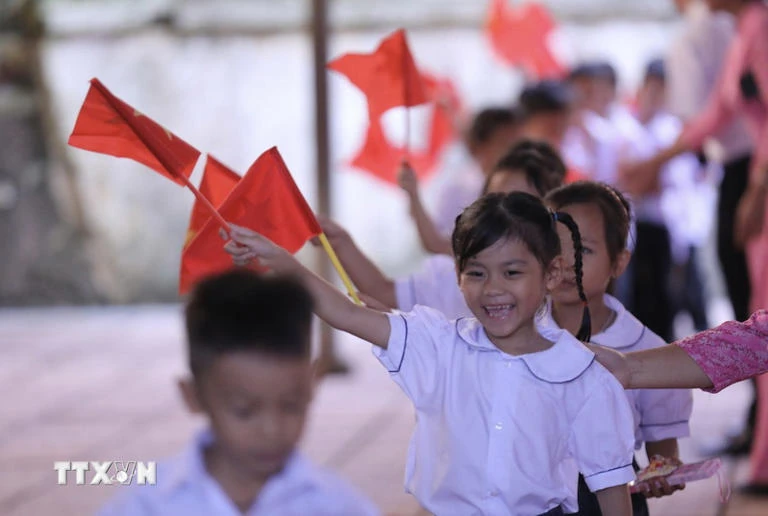 The joy of first-grade students (illustrative image). Source: VNA – VietnamPlus