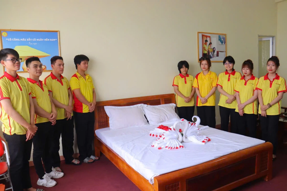 WHY SHOULD STUDENTS BORN IN 2007 CHOOSE HOTEL  MANAGEMENT AT DVE DA NANG?